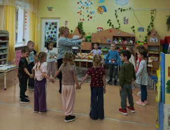 Игровая познавательная программа «Народные игры: Во что играли осенью»